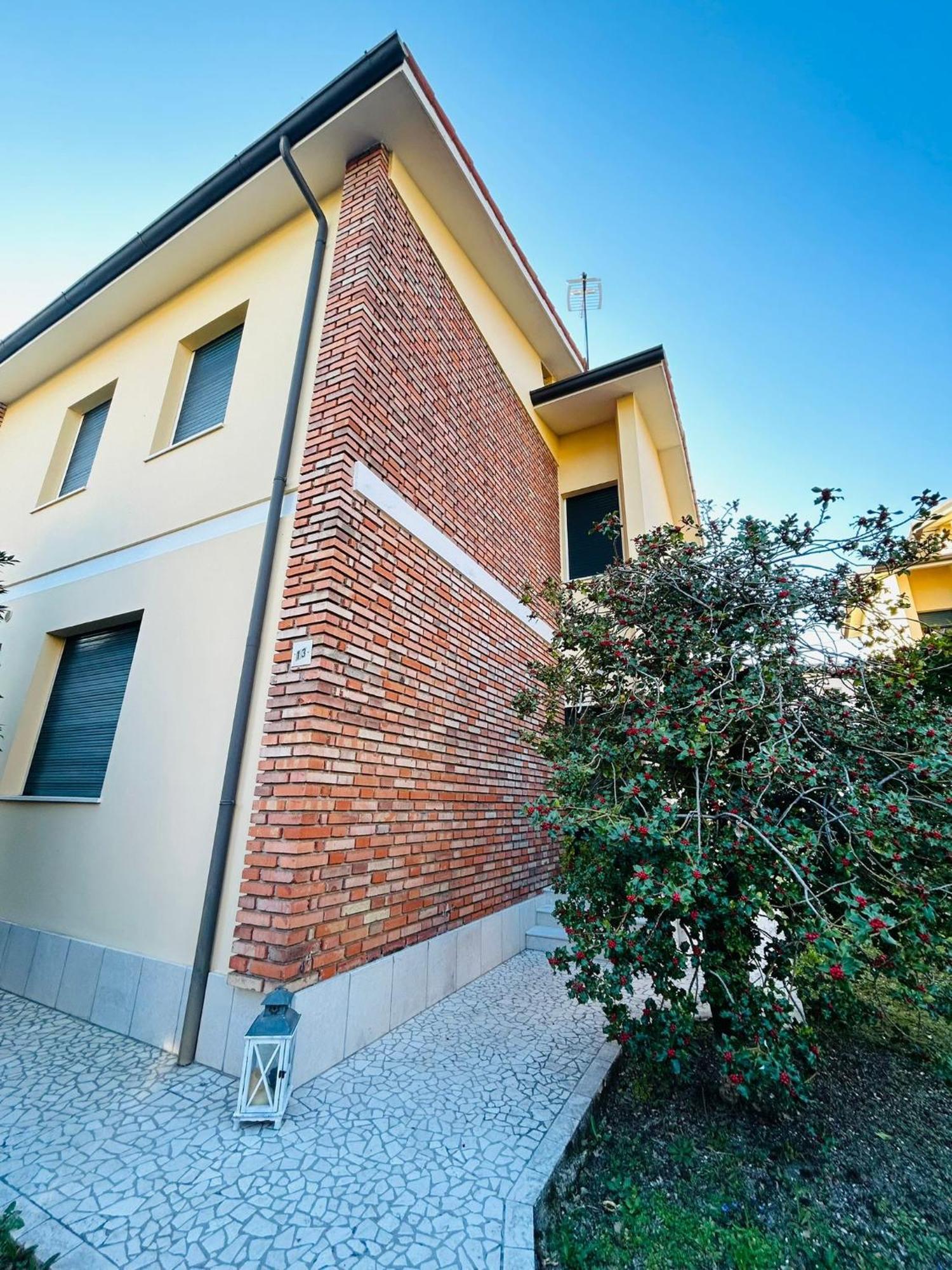 Willa Casa Carlina Pet Friendly House Salò Zewnętrze zdjęcie